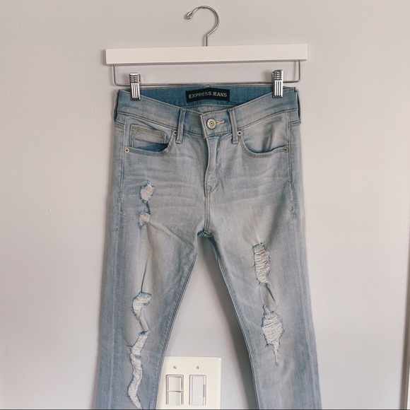 Light Wash Jean - Picture 7 of 8